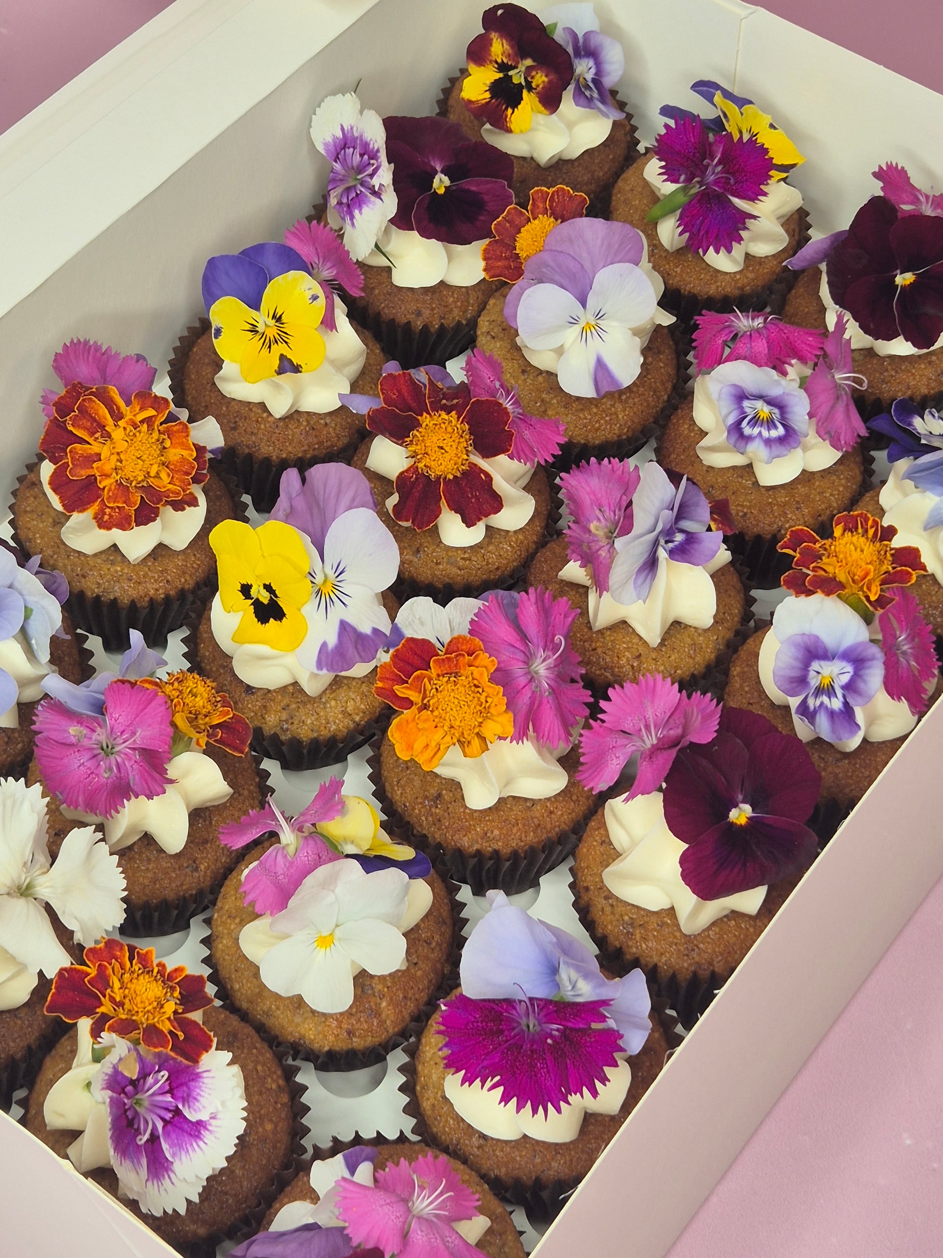 24 Mini Cupcakes FLORAL from The Sugar Fairy