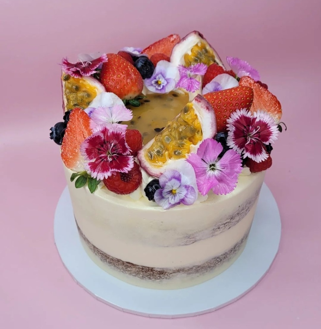 Pavlova-style Cake from The Sugar Fairy