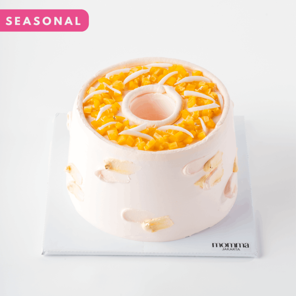 Es Teler Cake by Momma Jakarta — Nangka · Avocado · Coconut · Gold leaf (1 of 2)