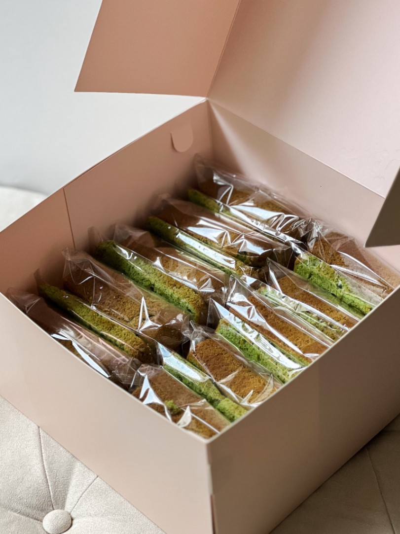 Sliced Chiffon Cake by Momma Jakarta — Ketan Hitam · Pandan · Chocolate (3 of 5)